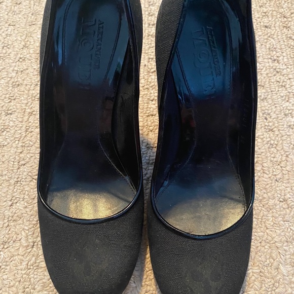 Alexander McQueen heels with skull - Picture 4 of 8